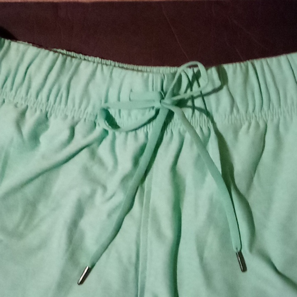 Athletic works shorts - Picture 2 of 2